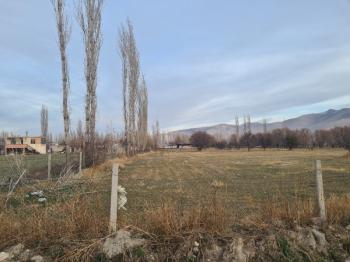 NİĞDE SARIKÖPRÜDE İMARA  YAKIN   SATILIK  HİSSELİ TARLA 