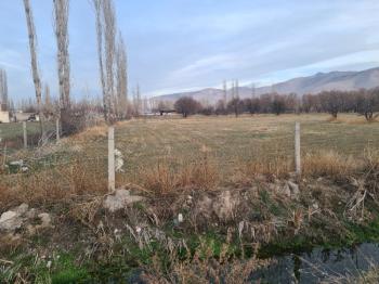 NİĞDE SARIKÖPRÜDE İMARA  YAKIN   SATILIK  HİSSELİ TARLA 