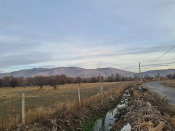 NİĞDE SARIKÖPRÜDE İMARA  YAKIN   SATILIK  HİSSELİ TARLA 