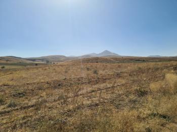 Niğde Elmalıda  Çamardı yoluna cepheli 32  dönüm satılık tarla