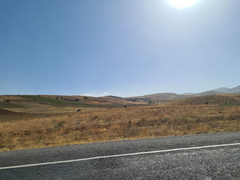 Niğde Elmalıda  Çamardı yoluna cepheli 32  dönüm satılık tarla