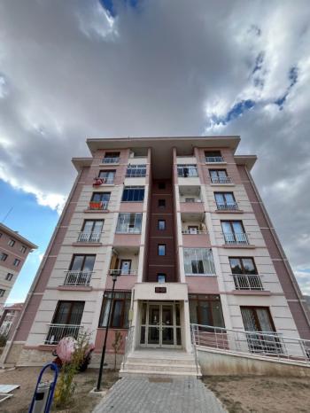 AFYON ÜÇOK EMLAKTAN KANLICA MAH TOKİ KONUTLARI SATILIK ARAKAT 2+1 FIRSAT BAKIMLI DAİRE