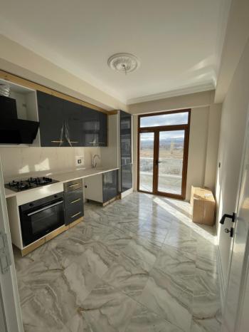 AFYON ÜÇOK EMLAKTAN MAREŞAL F ÇAKMAK MAH KİRALIK SIFIR LÜX 2+1 ARAKAT DAİRE ! OPSİYONLANMIŞTIR