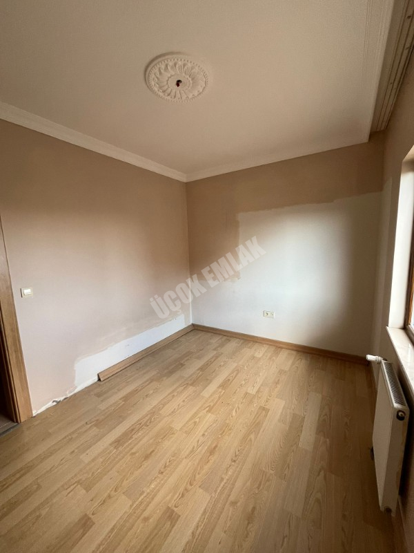 AFYON ÜÇOK EMLAKTAN KANLICA MAH TOKİ KONUTLARI SATILIK ARAKAT 2+1 FIRSAT BAKIMLI DAİRE