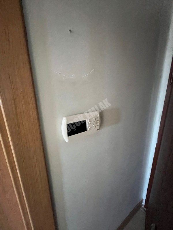 AFYON ÜÇOK EMLAKTAN KANLICA MAH TOKİ KONUTLARI SATILIK ARAKAT 2+1 FIRSAT BAKIMLI DAİRE