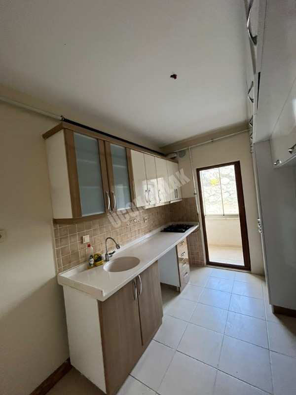 AFYON ÜÇOK EMLAKTAN KANLICA MAH TOKİ KONUTLARI SATILIK ARAKAT 2+1 FIRSAT BAKIMLI DAİRE