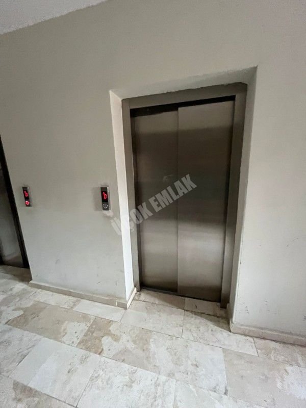 AFYON ÜÇOK EMLAKTAN KANLICA MAH TOKİ KONUTLARI SATILIK ARAKAT 2+1 FIRSAT BAKIMLI DAİRE