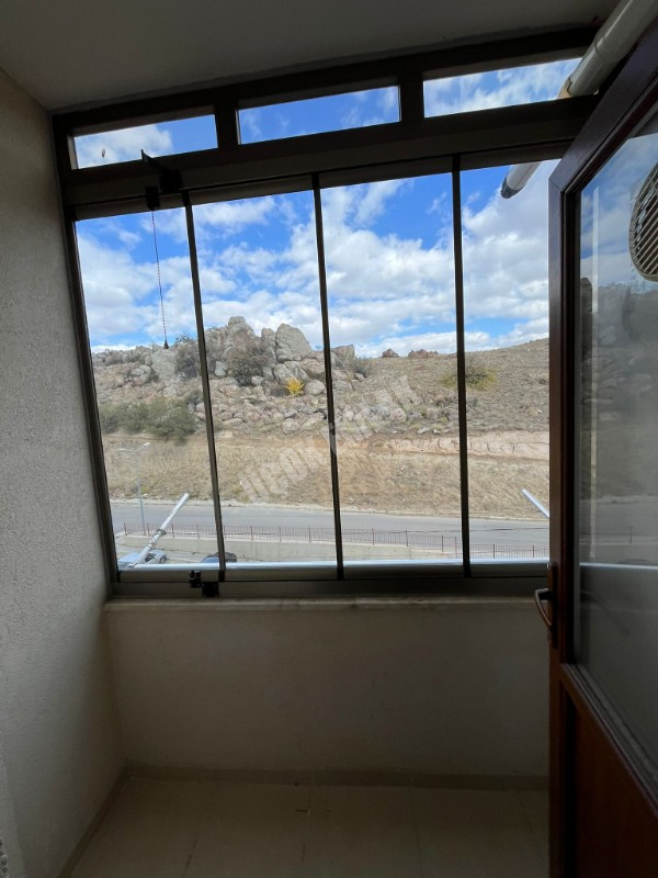 AFYON ÜÇOK EMLAKTAN KANLICA MAH TOKİ KONUTLARI SATILIK ARAKAT 2+1 FIRSAT BAKIMLI DAİRE