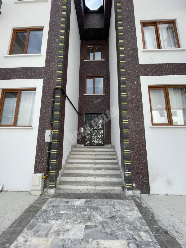 AFYON ÜÇOK EMLAKTAN MAREŞAL F ÇAKMAK MAH KİRALIK SIFIR LÜX 2+1 ARAKAT DAİRE ! OPSİYONLANMIŞTIR