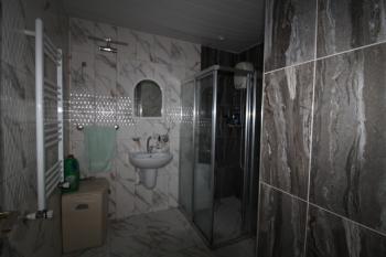 ASLAN'DAN TECE'DE MERKEZİ KONUM'DA HAVUZLU FULL EŞYALI 2+1