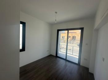  HAMİTKÖY' DE SATILIK ZEMİNKAT 2+1  YENİ SIFIR DAİRE