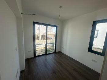  HAMİTKÖY' DE SATILIK ZEMİNKAT 2+1  YENİ SIFIR DAİRE