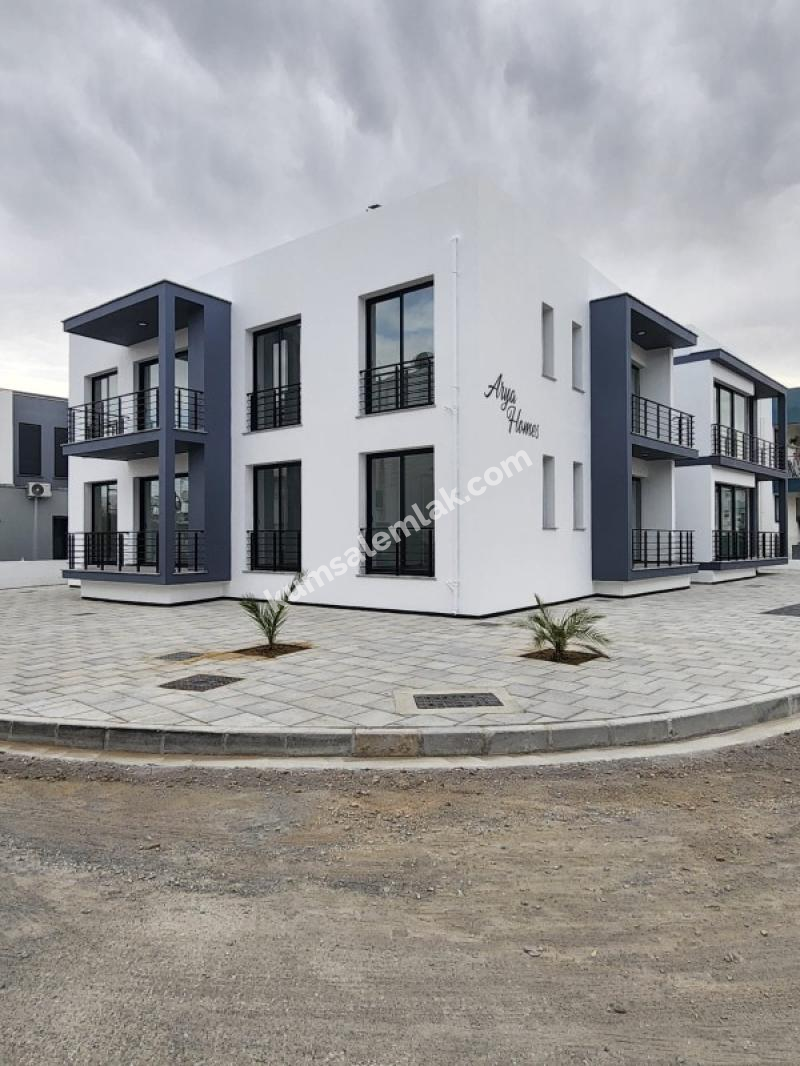  HAMİTKÖY' DE SATILIK ZEMİNKAT 2+1  YENİ SIFIR DAİRE