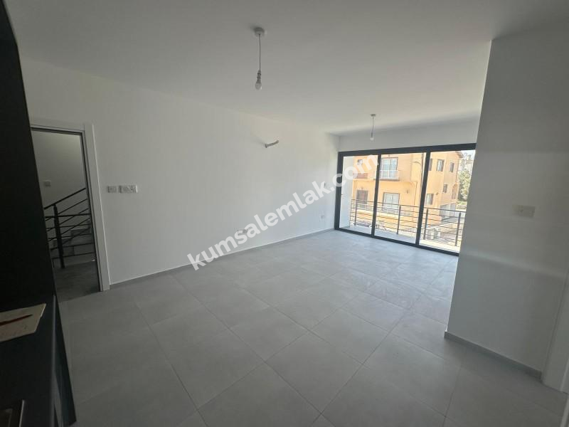  HAMİTKÖY' DE SATILIK ZEMİNKAT 2+1  YENİ SIFIR DAİRE