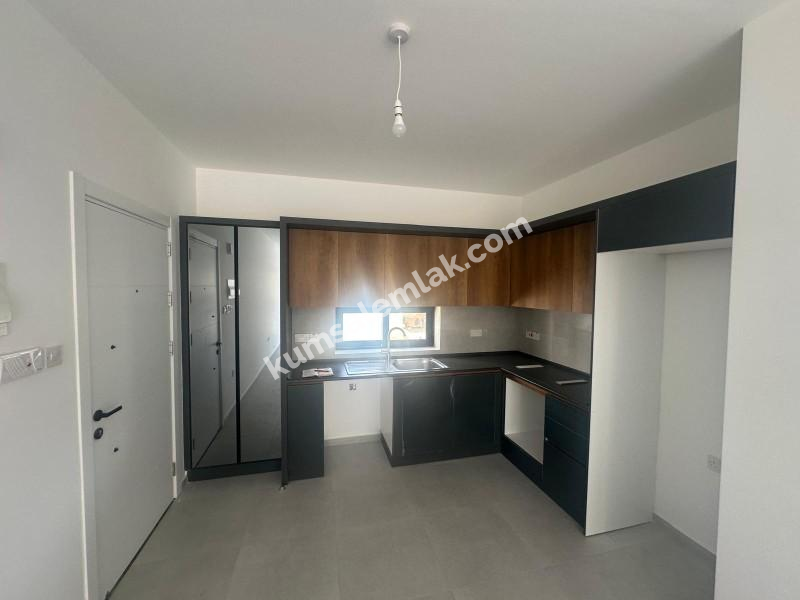  HAMİTKÖY' DE SATILIK ZEMİNKAT 2+1  YENİ SIFIR DAİRE