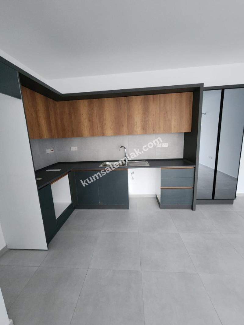  HAMİTKÖY' DE SATILIK ZEMİNKAT 2+1  YENİ SIFIR DAİRE