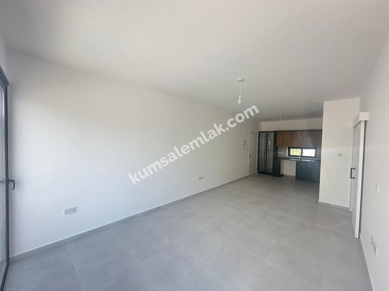  HAMİTKÖY' DE SATILIK ZEMİNKAT 2+1  YENİ SIFIR DAİRE