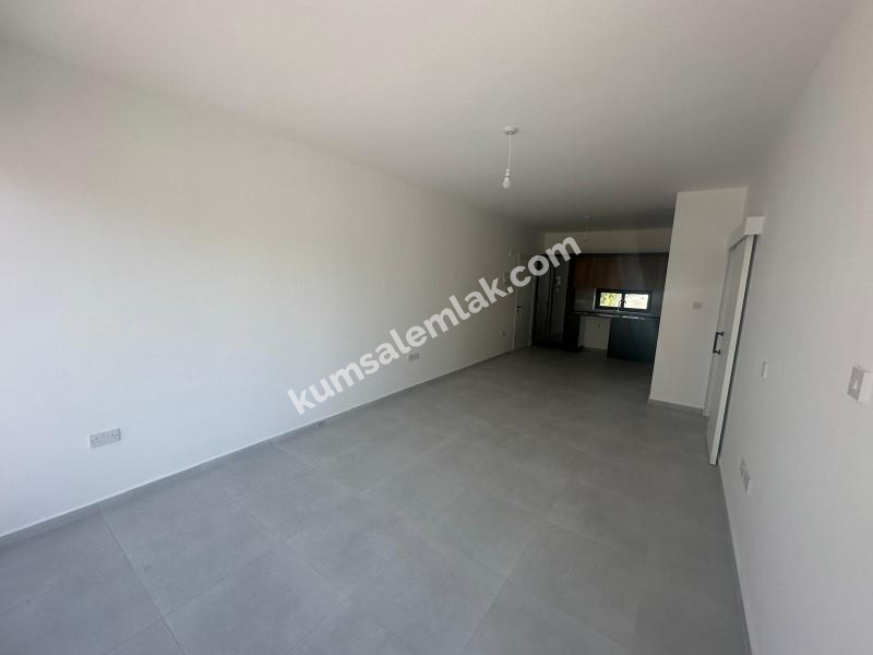  HAMİTKÖY' DE SATILIK ZEMİNKAT 2+1  YENİ SIFIR DAİRE