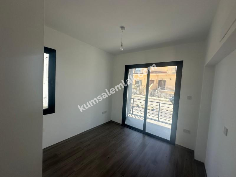  HAMİTKÖY' DE SATILIK ZEMİNKAT 2+1  YENİ SIFIR DAİRE