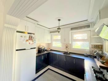 Didim Işık Sitesi'nde Tadilatlı, Tavanı Yükseltilmiş, Özel Tasarım Villa