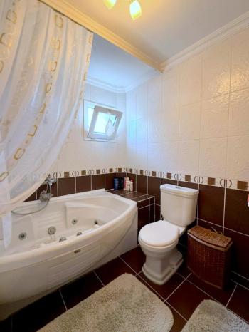 Didim Işık Sitesi'nde Tadilatlı, Tavanı Yükseltilmiş, Özel Tasarım Villa
