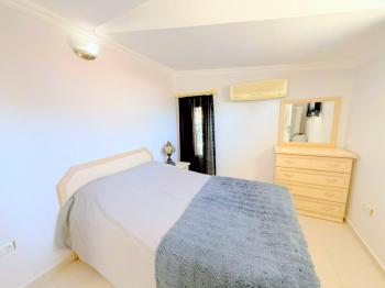 Didim Işık Sitesi'nde Tadilatlı, Tavanı Yükseltilmiş, Özel Tasarım Villa