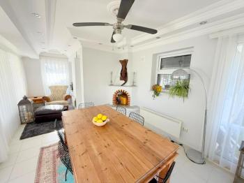 Didim Işık Sitesi'nde Tadilatlı, Tavanı Yükseltilmiş, Özel Tasarım Villa