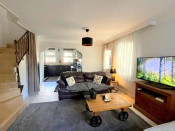 Didim Işık Sitesi'nde Tadilatlı, Tavanı Yükseltilmiş, Özel Tasarım Villa
