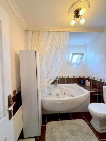 Didim Işık Sitesi'nde Tadilatlı, Tavanı Yükseltilmiş, Özel Tasarım Villa