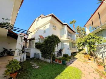 Didim Işık Sitesi'nde Tadilatlı, Tavanı Yükseltilmiş, Özel Tasarım Villa