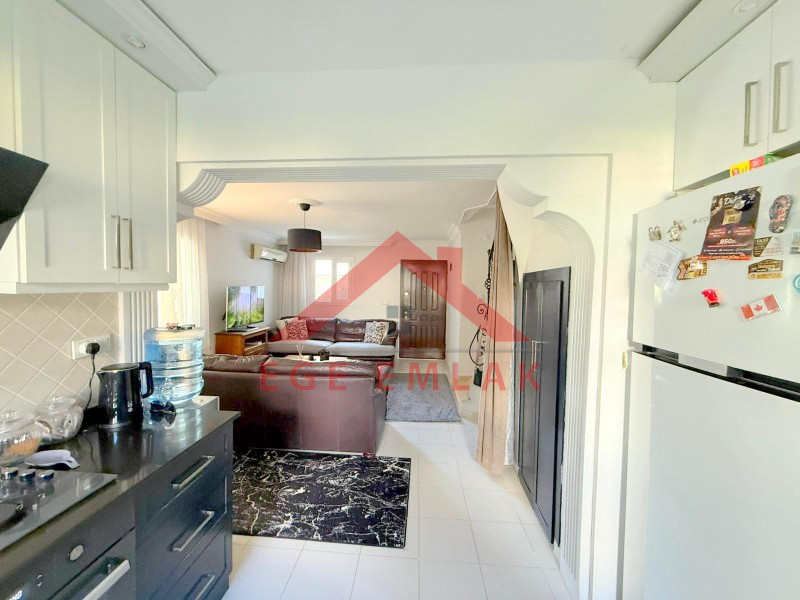Didim Işık Sitesi'nde Tadilatlı, Tavanı Yükseltilmiş, Özel Tasarım Villa