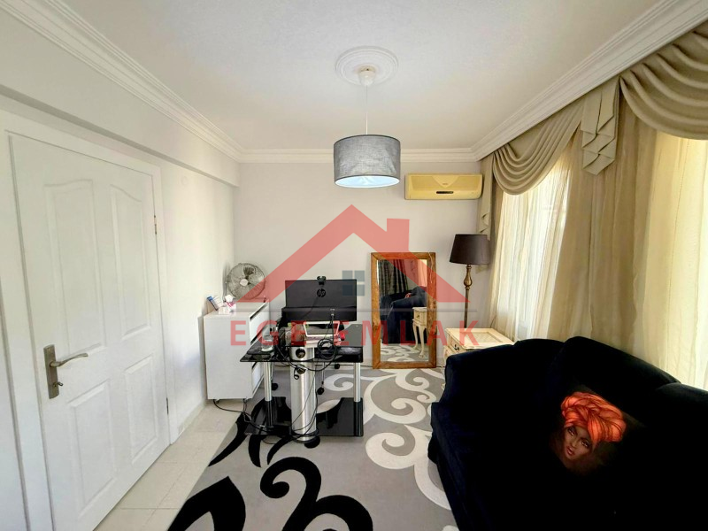 Didim Işık Sitesi'nde Tadilatlı, Tavanı Yükseltilmiş, Özel Tasarım Villa