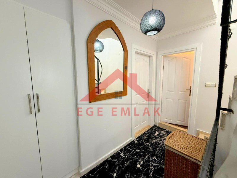 Didim Işık Sitesi'nde Tadilatlı, Tavanı Yükseltilmiş, Özel Tasarım Villa