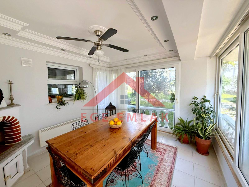 Didim Işık Sitesi'nde Tadilatlı, Tavanı Yükseltilmiş, Özel Tasarım Villa