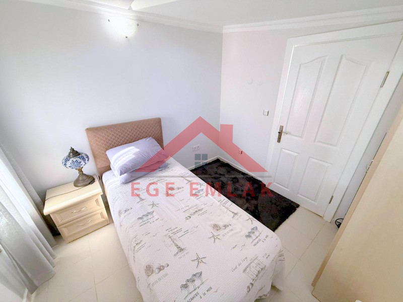 Didim Işık Sitesi'nde Tadilatlı, Tavanı Yükseltilmiş, Özel Tasarım Villa