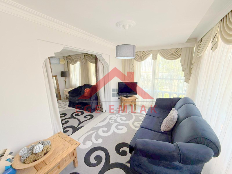 Didim Işık Sitesi'nde Tadilatlı, Tavanı Yükseltilmiş, Özel Tasarım Villa