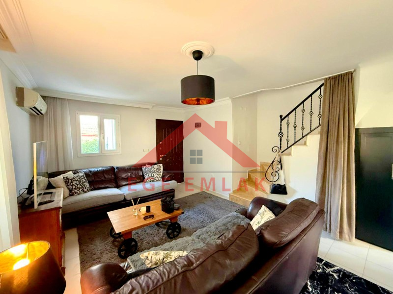Didim Işık Sitesi'nde Tadilatlı, Tavanı Yükseltilmiş, Özel Tasarım Villa