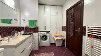 Elmas’tan Gazi’de Dağ Ve Deniz Manzaralı Emsalsiz Cepheli 4+1