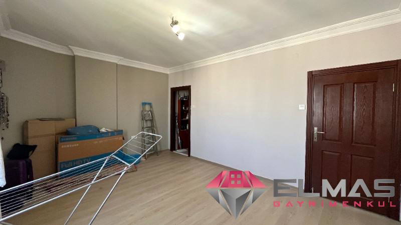 Elmas’tan Gazi’de Dağ Ve Deniz Manzaralı Emsalsiz Cepheli 4+1