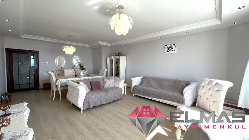 Elmas’tan Gazi’de Dağ Ve Deniz Manzaralı Emsalsiz Cepheli 4+1