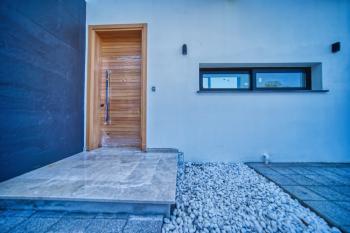 Girne Çatalköy'de Satılık Türk Koçan 4+1 Sıfır Müstakil Havuzlu Villa
