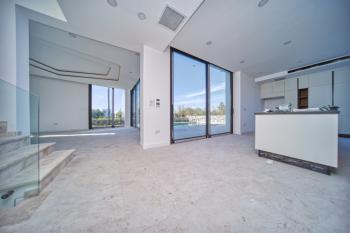 Girne Çatalköy'de Satılık Türk Koçan 4+1 Sıfır Müstakil Havuzlu Villa