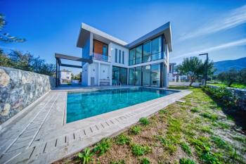 Girne Çatalköy'de Satılık Türk Koçan 4+1 Sıfır Müstakil Havuzlu Villa