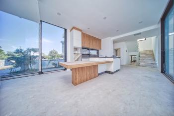 Girne Çatalköy'de Satılık Türk Koçan 4+1 Sıfır Müstakil Havuzlu Villa