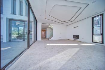 Girne Çatalköy'de Satılık Türk Koçan 4+1 Sıfır Müstakil Havuzlu Villa