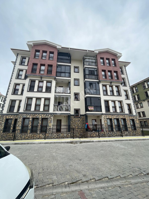 AFYON ÜÇOK EMLAKTAN BATTALGAZİ MAH ÇETİNKAYA TOKİDE SATILIK 2+1 ARAKAT DAİRE