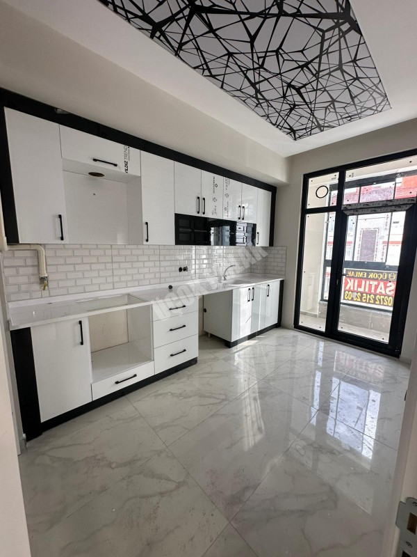 AFYON ÜÇOK EMLAKTAN ALİ İHSAN PAŞA MAH SATILIK 3+1 ARAKAT SIFIR LÜX DAİRE