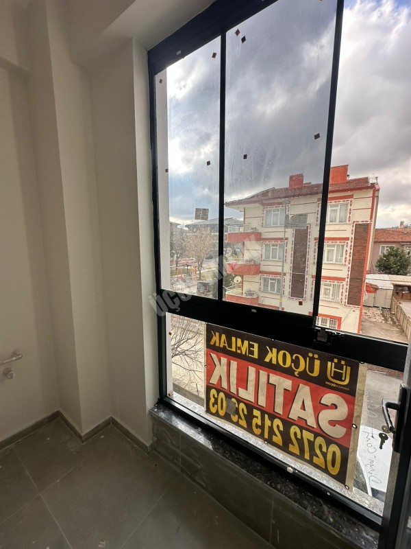 AFYON ÜÇOK EMLAKTAN ALİ İHSAN PAŞA MAH SATILIK 3+1 ARAKAT SIFIR LÜX DAİRE