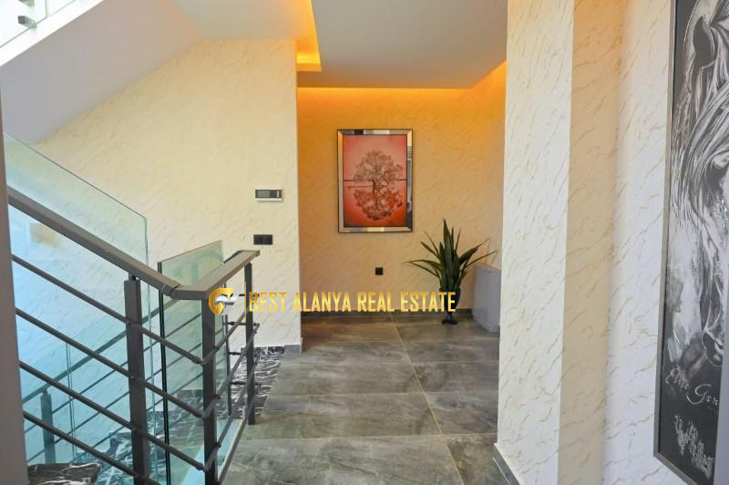 BEKTAŞ VİP 5+1 LÜX EŞYALI SATILIK VİLLA ANTALYA ALANYA