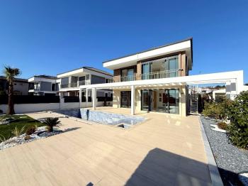 Didim'in En Uygun 500 M2 Arsa İçerisinde Satılık Villası